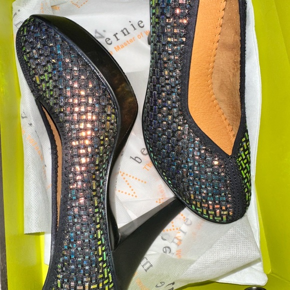 NIB Bernie Mev Legend High Heels Pumps Platform Sz 39 Plasma Reflective 8.5 US - Picture 2 of 11